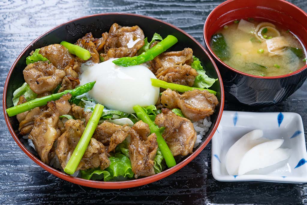 温泉が人気の道の駅に地元の季節野菜たっぷりの新メニュー登場