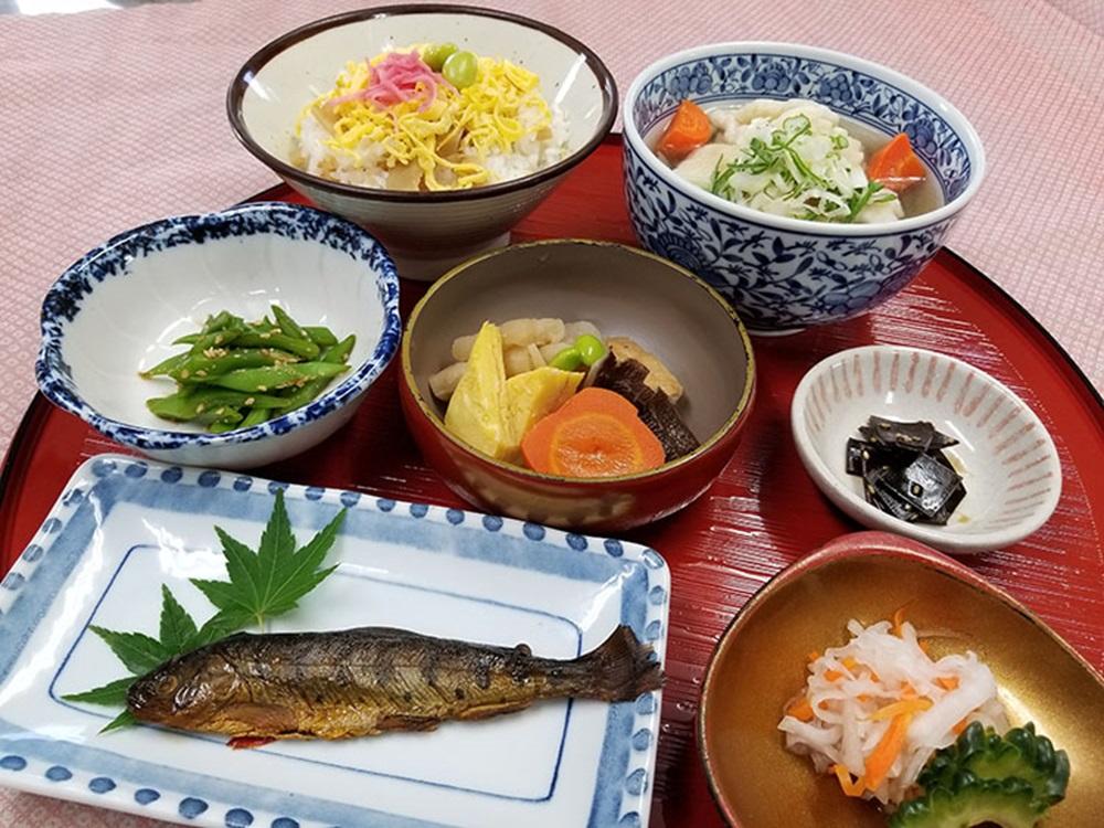 食べるならコレ　文楽だご汁膳