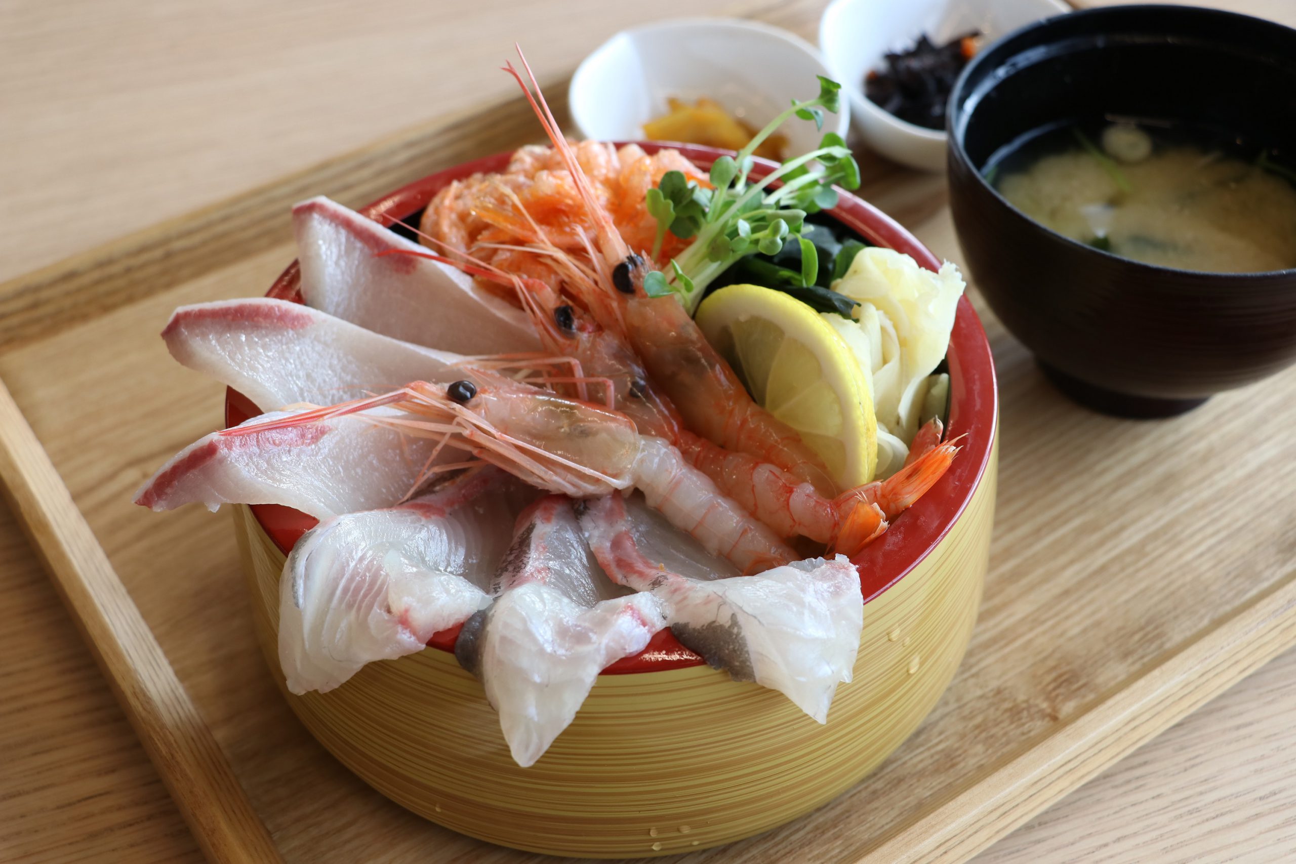 食べるならコレ　 ぶり・カンパチ・釜揚げシラス丼