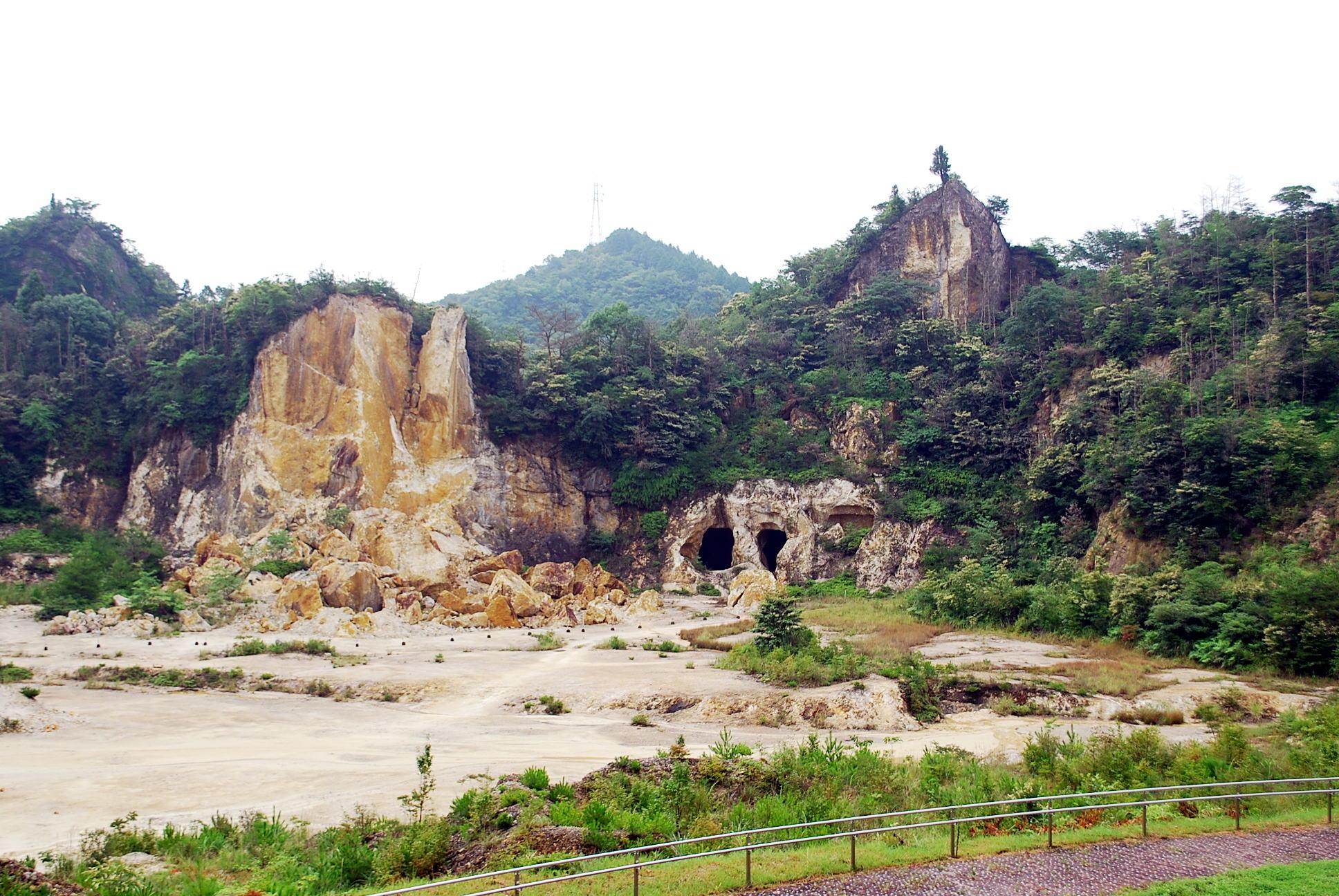 泉山磁石場